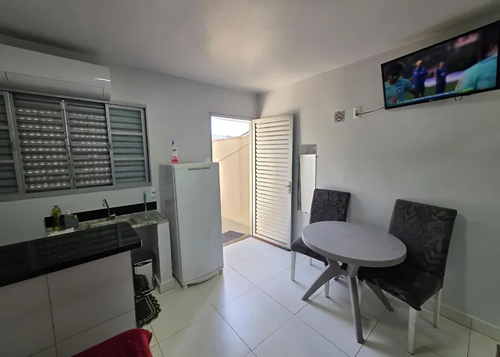 Suite1 Privativa Climatizada Mobiliada Com Garagem E Wi-Fi