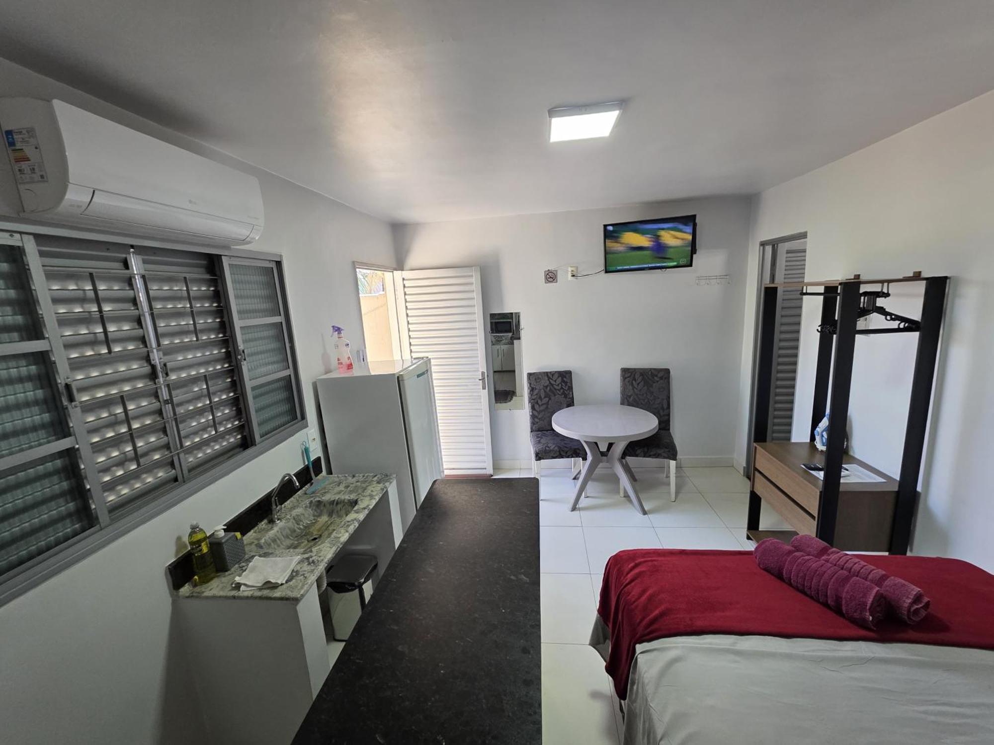 Villa Suite1 Privativa Climatizada Mobiliada Com Garagem E Wi-fi Goiânia