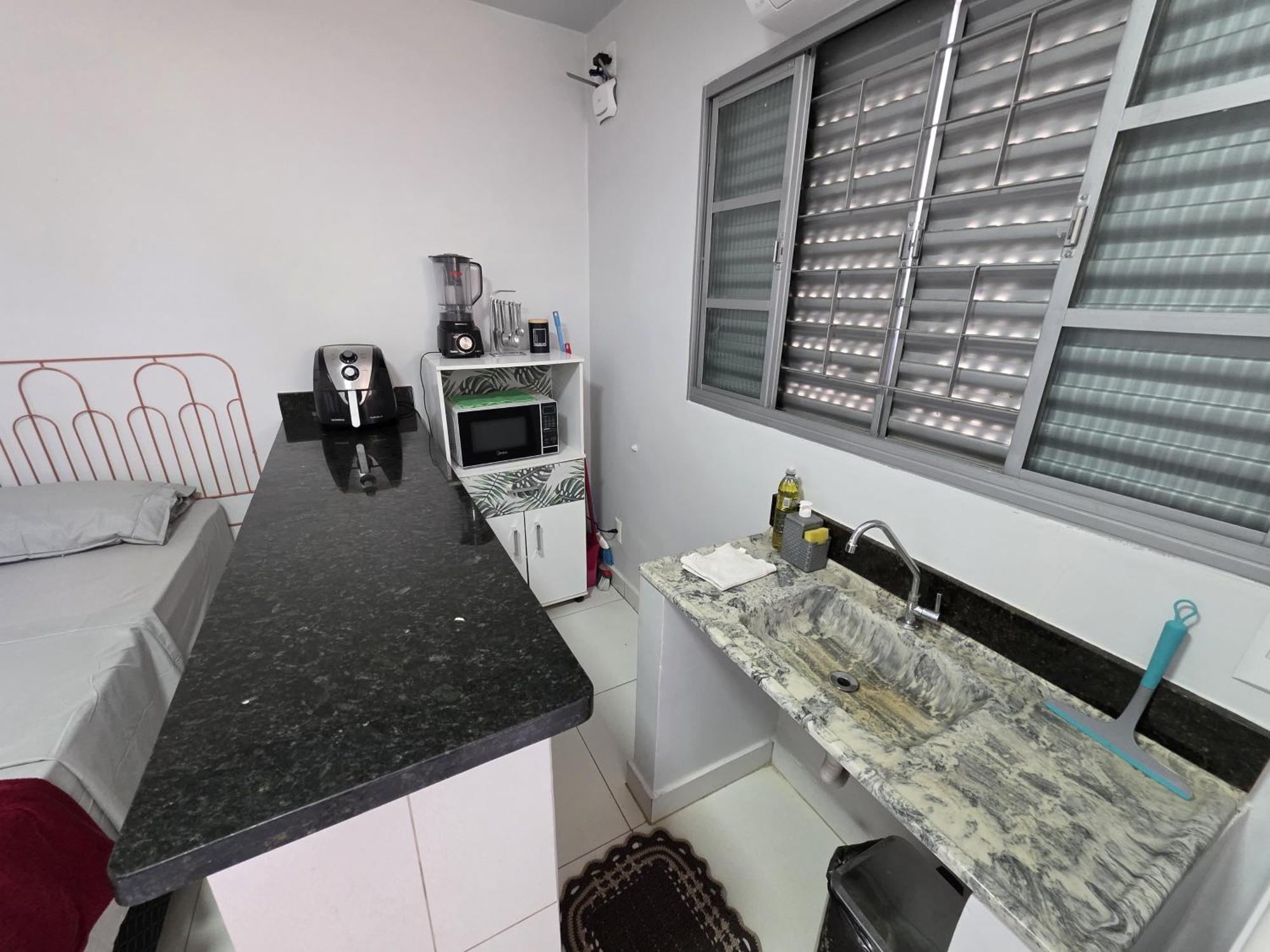 Villa Suite1 Privativa Climatizada Mobiliada Com Garagem E Wi-fi Goiânia